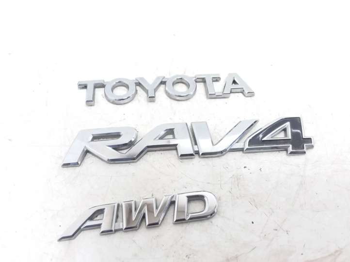 Toyota RAV 4 (XA40) Gamintojo ženkliukas/ modelio raidės