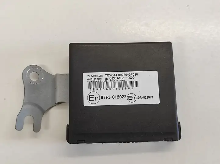 Toyota Corolla Verso AR10 (2004 - 2009) 897800F020 Блок иммобилайзера — фото 1