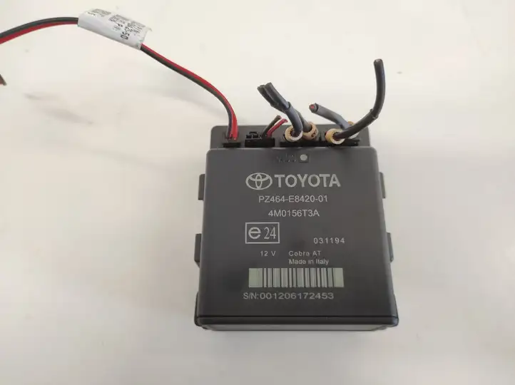Toyota Corolla Verso AR10 (2004 - 2009) 4M0156T3A Блок управления парктрониками — фото 1