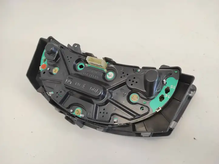 Opel Meriva (2006 - 2010)  87001437 Спидометр (приборный щиток)