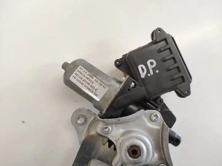 Toyota Corolla Verso AR10 (2004 - 2009)   Передний комплект электрического механизма для подъема окна