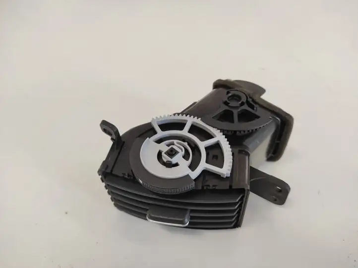 Toyota Corolla Verso AR10 (2004 - 2009) 5565064010 Боковой воздушный дефлектор — фото 4