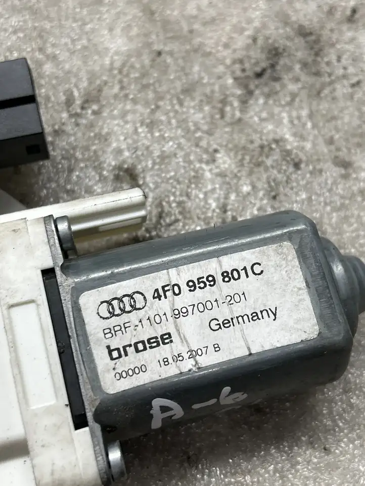 Audi A6 S6 C6 4F (2004 - 2008) 4F0959801D Стеклоподъемник задней двери — фото 2
