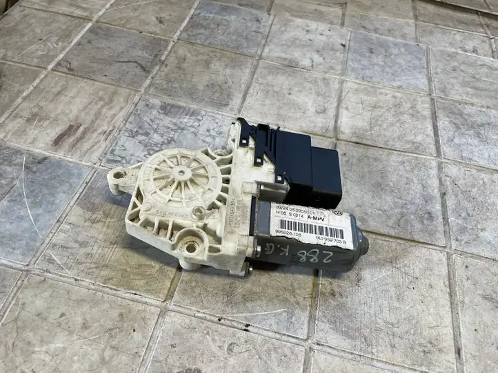 Volkswagen Touran I (2003 - 2010)  1K0959703B Механизм подъема окон задней двери