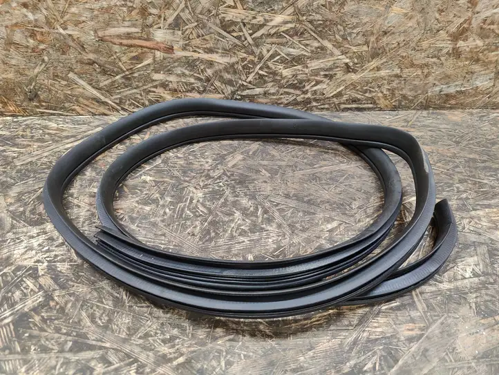 Kia Optima (2010 - 2013)   Уплотнительная резина (на кузове)