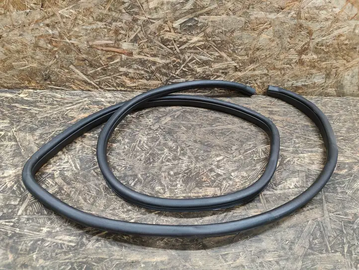 Kia Optima (2010 - 2013)   Уплотнительная резина (на кузове)