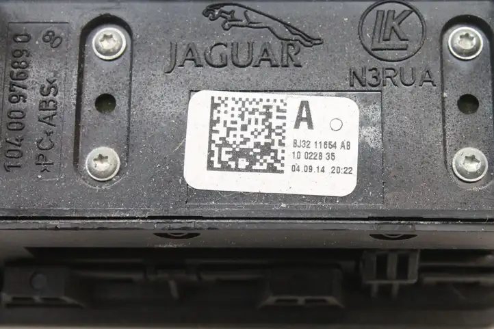 Land Rover Evoque I (2011 - 2015) BJ3211654AB Кнопка закрытия багажника — фото 5