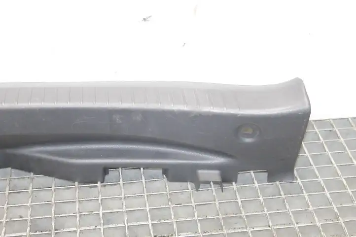 Nissan Qashqai (2010 - 2013) 84992JD00A Отделка порога багажника — фото 9