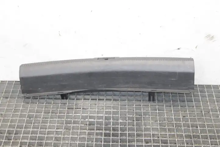 Audi A4 S4 B8 8K (2007 - 2011) 8K5863471 Отделка порога багажника — фото 1