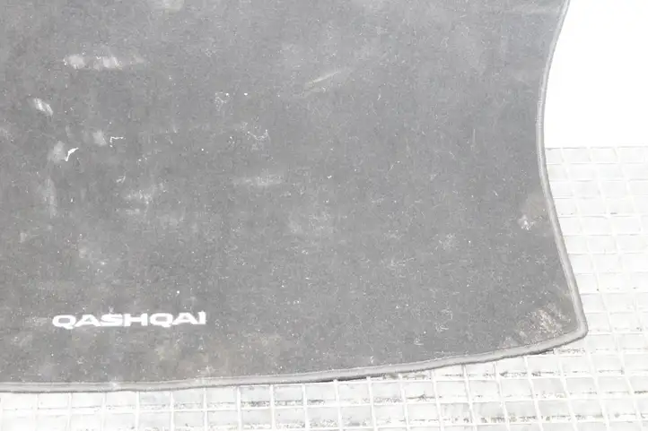 Nissan Qashqai (2010 - 2013)   Пол багажника