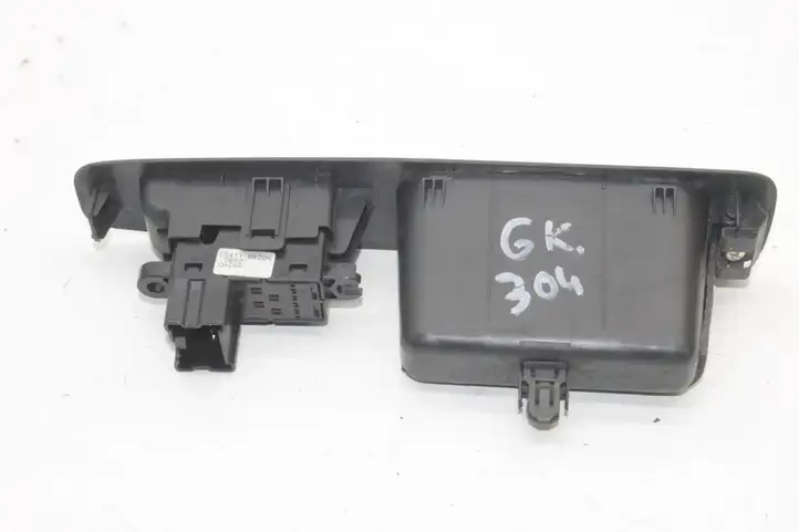 Nissan Qashqai (2010 - 2013) 25411BR00A Кнопка фаркопа в багажнике — фото 4