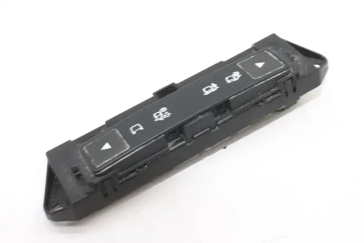 Land Rover Evoque I (2011 - 2015) EJ3214B596AB Кнопка фаркопа в багажнике — фото 3