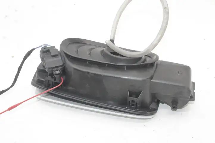 Audi A5 (2016 - )  8W7809906 Отделка у крышки топливного бака