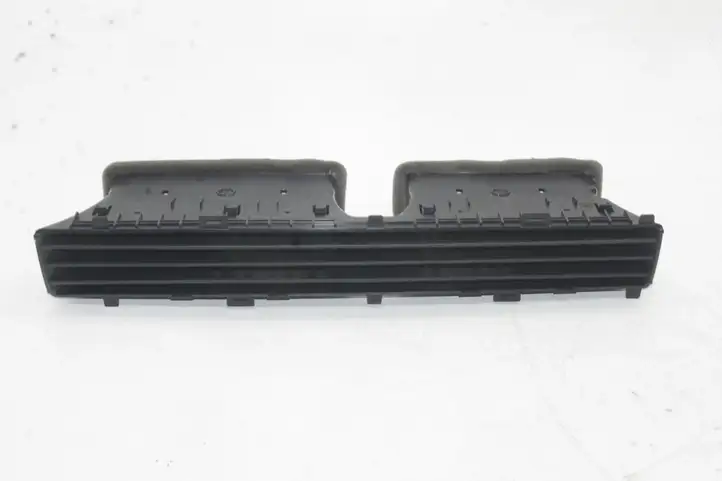 Audi A5 (2016 - )  09634006 Воздушная решётка окна