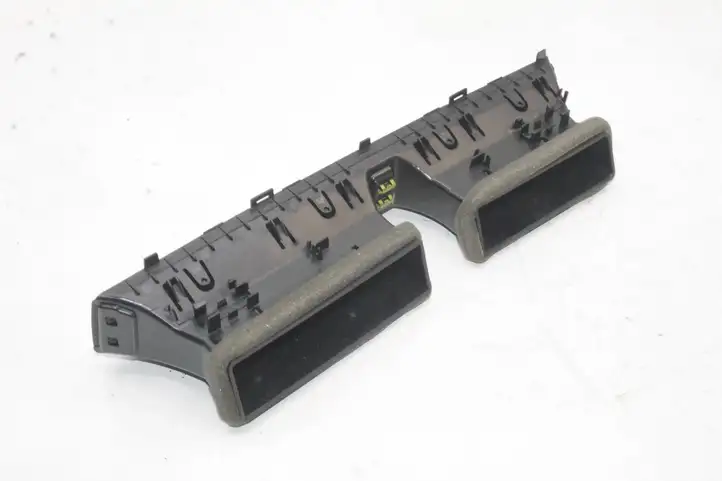 Audi A5 (2016 - )  09634006 Воздушная решётка окна