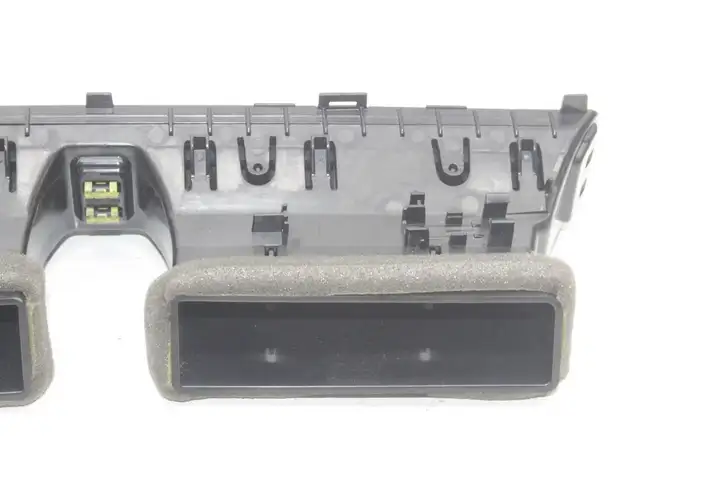 Audi A5 (2016 - )  09634006 Воздушная решётка окна