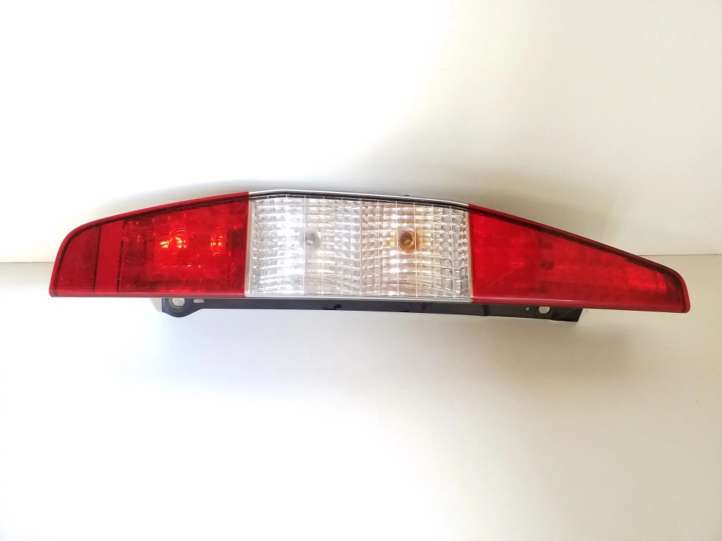 Fiat Doblo (2000 - 2009)  040610999000 Задний фонарь в кузове