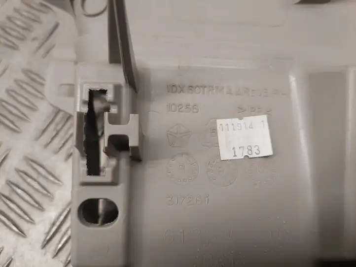 Dodge Ram (2008 - )  1DX60TRMAA Отделка стойки (B) (верхняя)