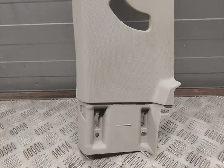 Dodge Ram (2008 - )  1DX60TRMAA Отделка стойки (B) (верхняя)