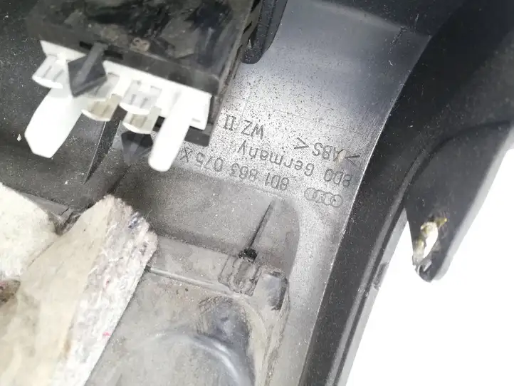 Audi A4 S4 B5 8D (1999 - 2001) 8D1863075 Нижняя отделка панели приборов — фото 4