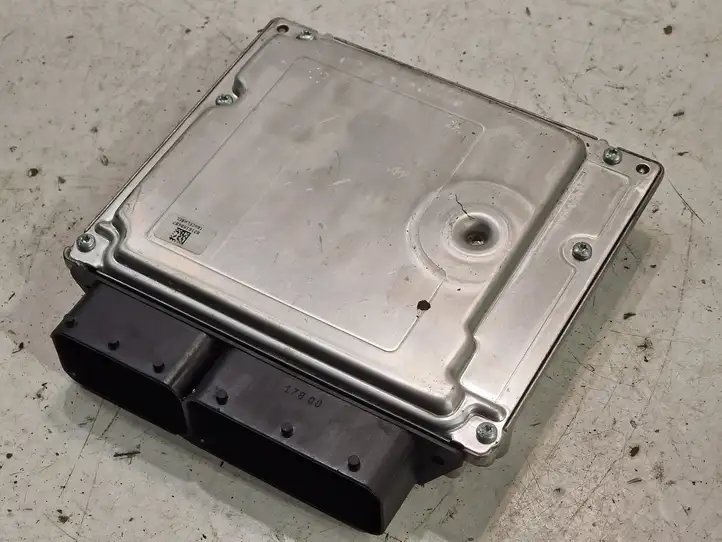 BMW 1 E81 E87 (2004 - 2011)  850637501 Блок управления двигателя