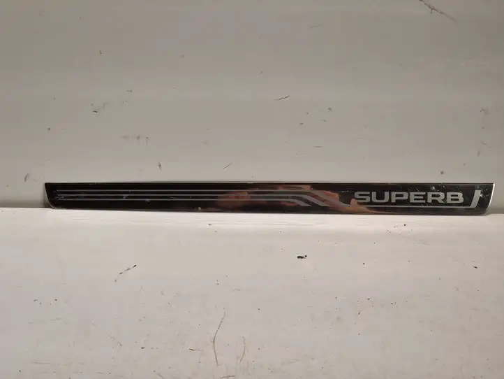 Skoda Superb B8 (3V) (2015 - 2023)  3V0853813D Отделка переднего порога (внутренняя)