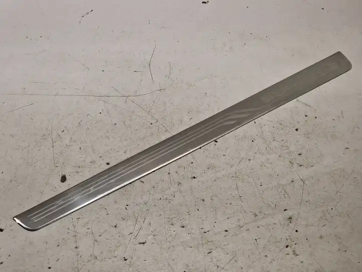 Skoda Superb B8 (3V) (2015 - 2023)  3V0853813D Отделка переднего порога (внутренняя)