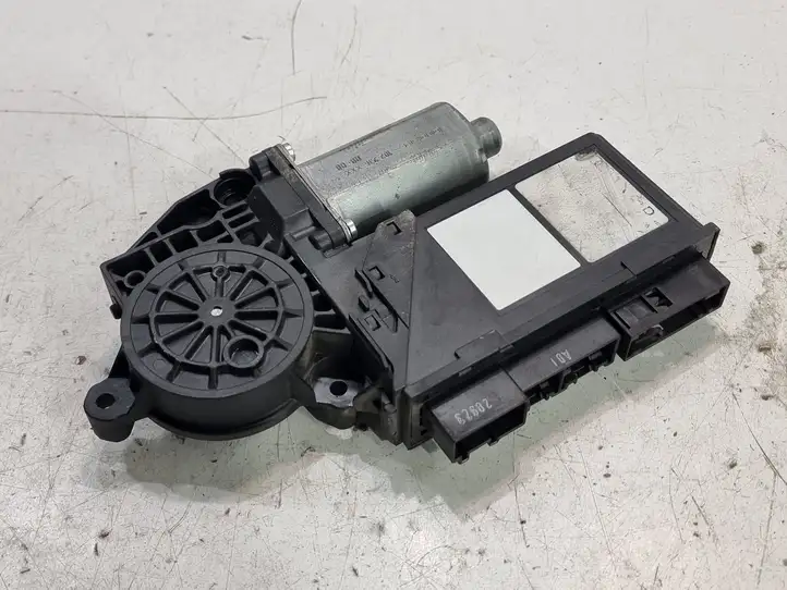 Audi A8 (2005 - 2007)   Механизм подъема окон задней двери