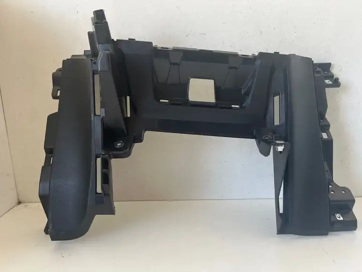 Kia Sportage (2016 - 2018)  84760F1900WK Отделочный щит панели (нижний)