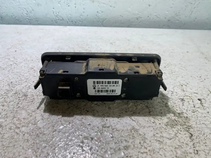Mercedes-Benz ML W163 (1997 - 2005) A1638200326 Блок кнопок стеклоподъемников — фото 2