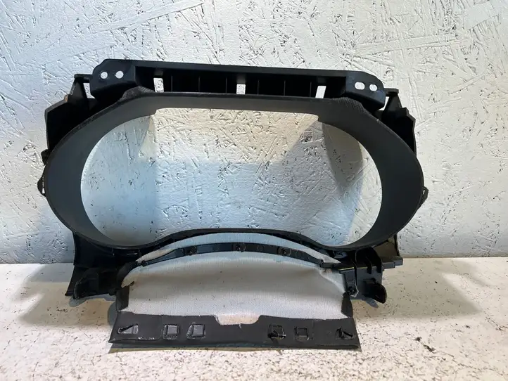 Nissan Maxima (2015 - 2018)  682404RA0A Отделка радио/ навигации