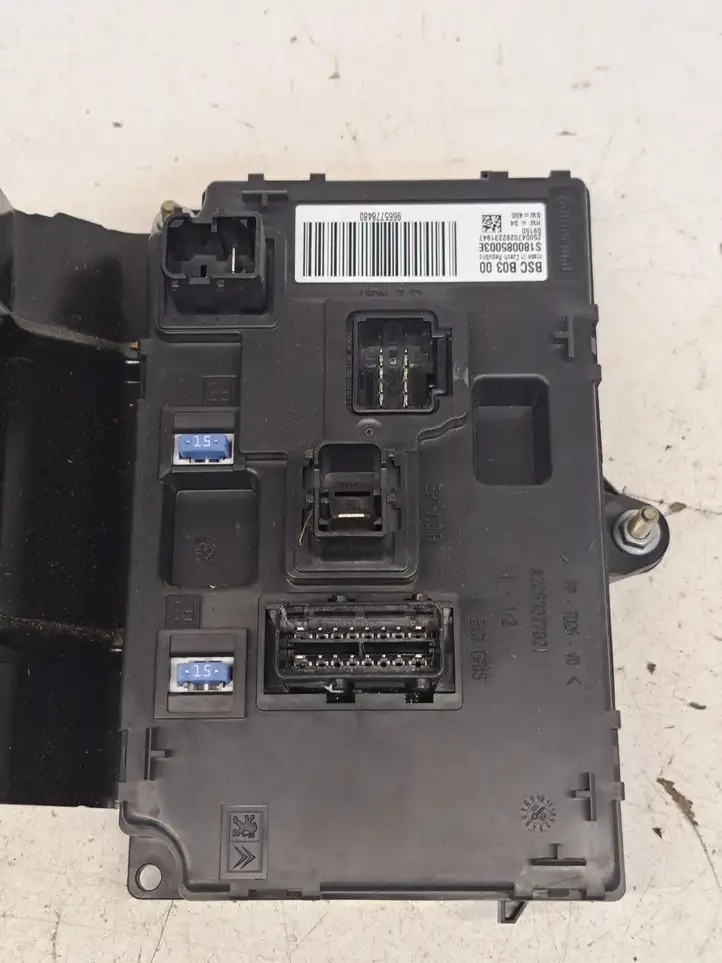 Citroen C4 (2004 - 2008) S180085003E Блок монтирования реле — фото 1
