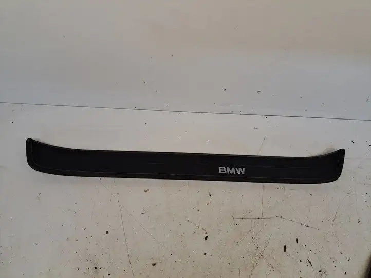 BMW 3 E90 E91 (2005 - 2012)  51477060280 Отделка переднего порога (внутренняя)