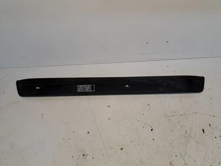 BMW 3 E90 E91 (2005 - 2012)  51477060280 Отделка переднего порога (внутренняя)