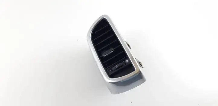 Xpeng G3 (2022 - )  7P5819704B Боковая воздушный дефлектор