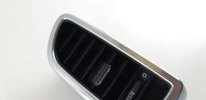 Xpeng G3 (2022 - )  7P5819704B Боковая воздушный дефлектор