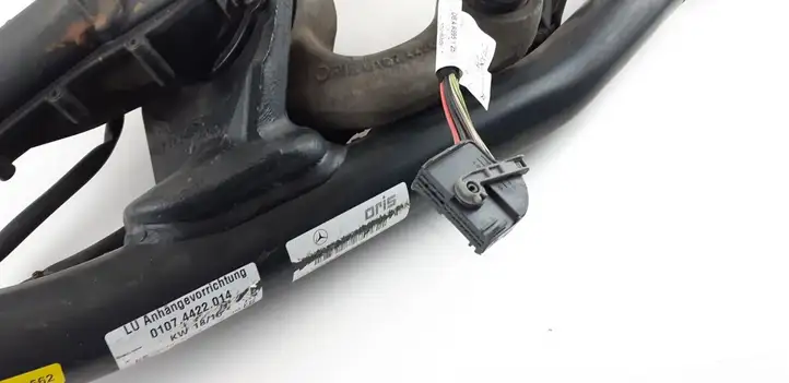 Mercedes-Benz C W205 (2014 - 2021)  2053102900 Комплект крюка