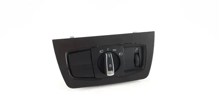 BMW 3 F30 F35 F31 (2012 - 2018) 9393939 Включатель фонарей — фото 1