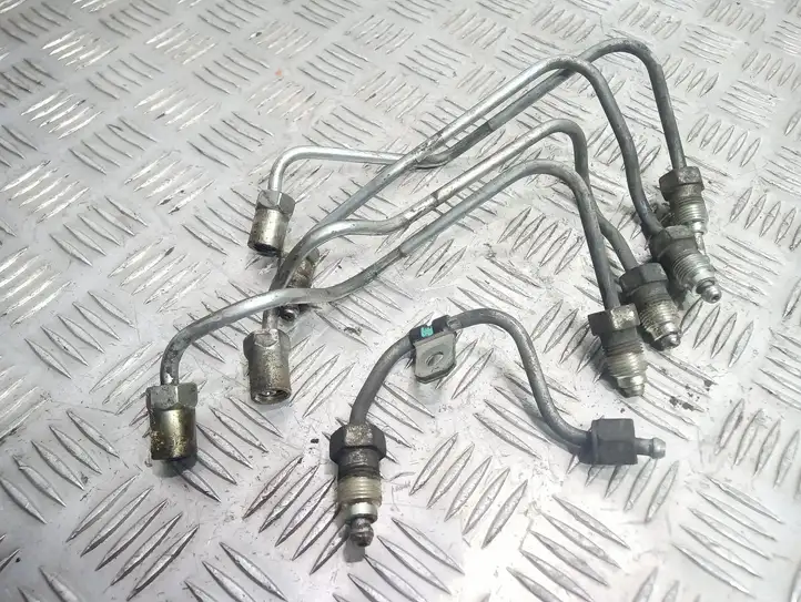 Toyota Corolla E120 E130 (2000 - 2004) Трубка подачи топлива в форсунки — фото 1