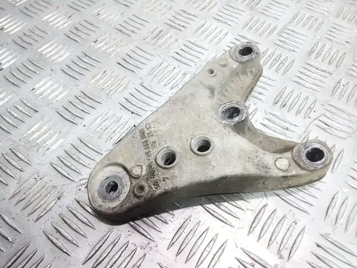 Seat Ibiza III (6L) (2002 - 2008) 6Q0199185 Кронштейн двигателя — фото 1