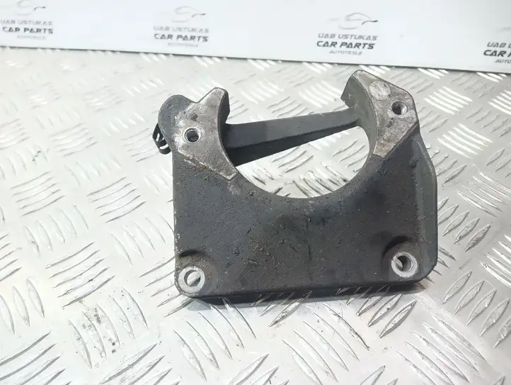 BMW 5 E60 E61 (2004 - 2010) 6761117 Кронштейн двигателя — фото 1