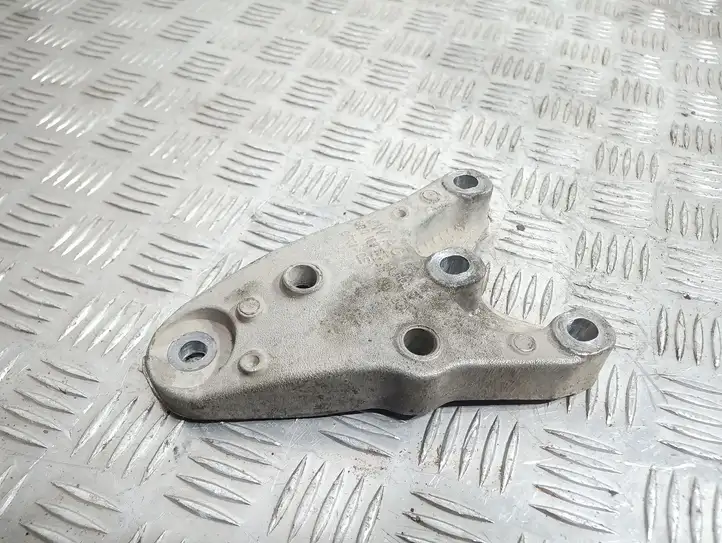 Seat Ibiza III (6L) (2002 - 2008) 6Q0199185M Кронштейн двигателя — фото 1