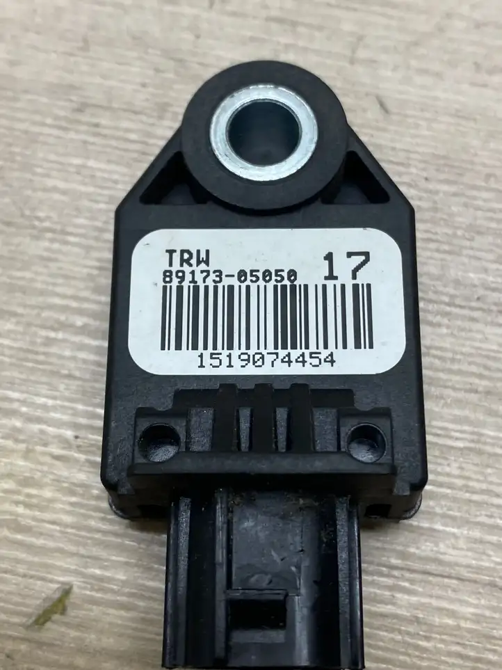 Toyota Verso (2012 - 2015) 8917305050 Датчик удара SRS — фото 3