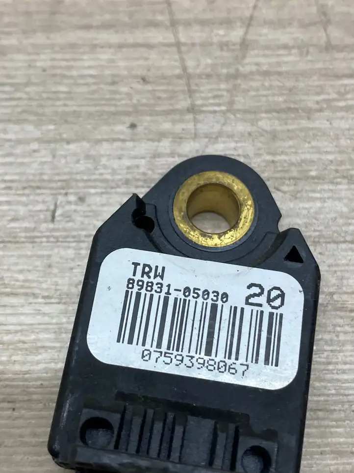 Toyota Avensis T270 (2009 - 2012) 8983105030 Датчик удара SRS — фото 3
