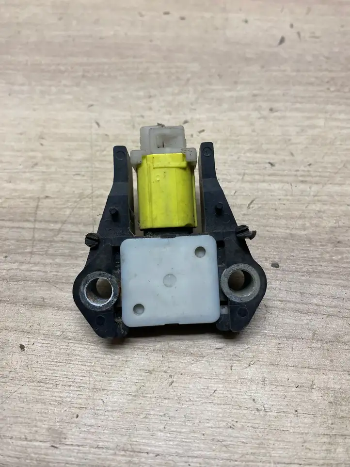 Toyota Yaris (2012 - 2014) 891730d020 Датчик удара SRS — фото 2