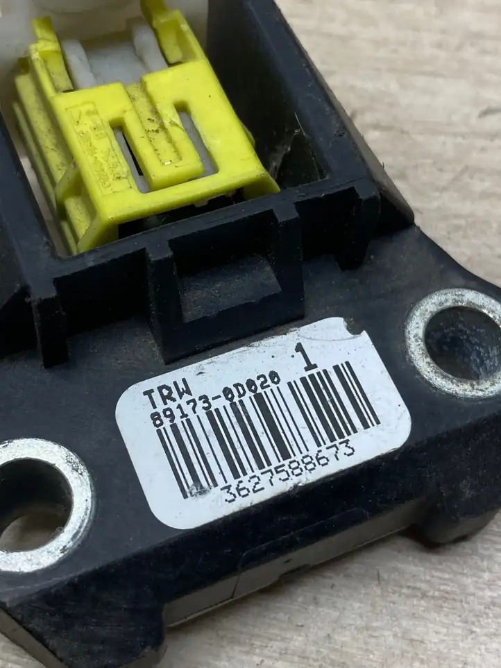 Toyota Yaris (2012 - 2014) 891730d020 Датчик удара SRS — фото 4