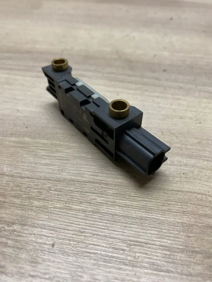 Audi A4 S4 B8 8K (2007 - 2011) 8e0959643b Датчик удара SRS — фото 3