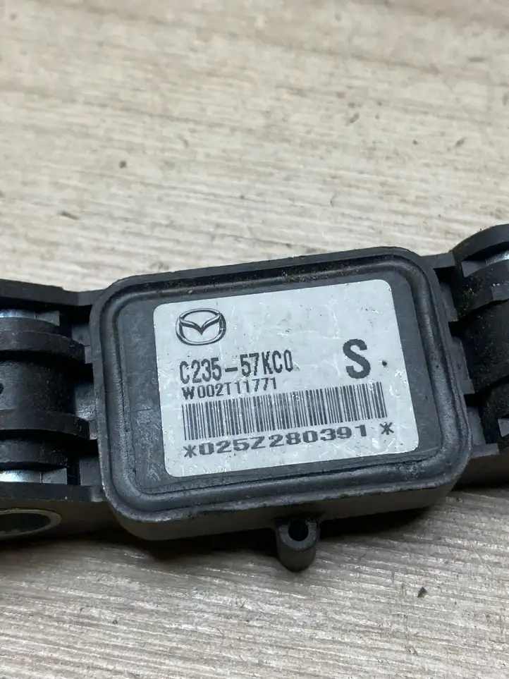 Mazda 5 (2005 - 2010) C23557kc0 Датчик удара SRS — фото 3