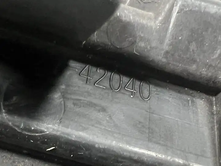 Toyota RAV 4 (XA40) (2012 - 2018) 5312842040 Нижняя решетка переднего бампера — фото 6