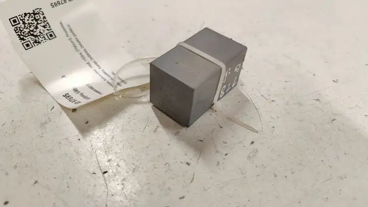 Peugeot 607 (2004 - 2010)  9654594980 Реле обогрева